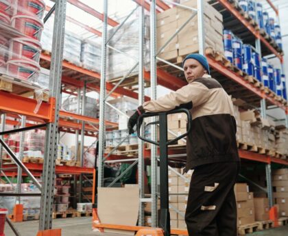 Relokacje maszyn – dlaczego są ważnym elementem rozwoju przedsiębiorstw